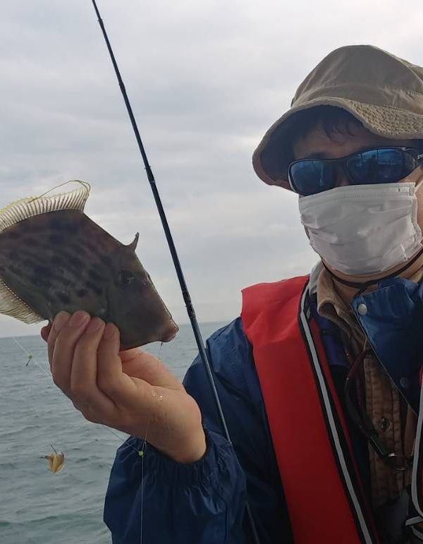 色々しましたが後半荒れだしてマトモに釣り出来ず早上がりし ました!
