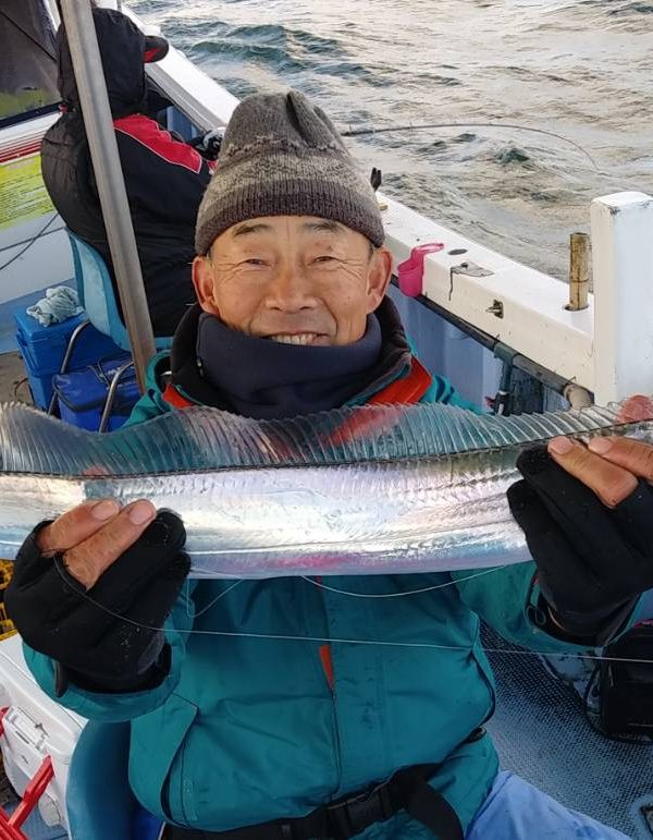 風波ある中、タチウオ釣り楽しんで貰いました(^^)